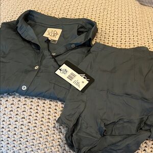 Chaser NWT  Green silk Button-Up Shirt and Ruffle Shorts Set